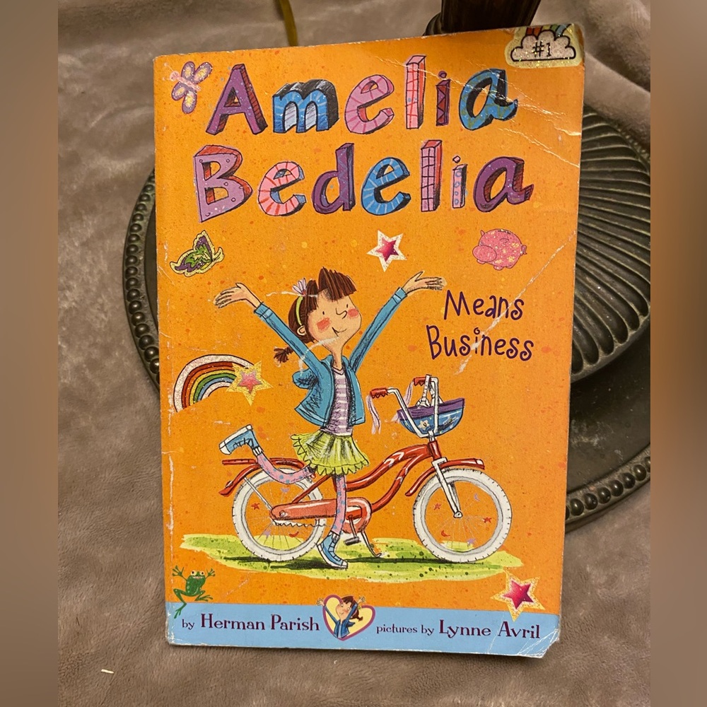 Amelia Bedilia Book